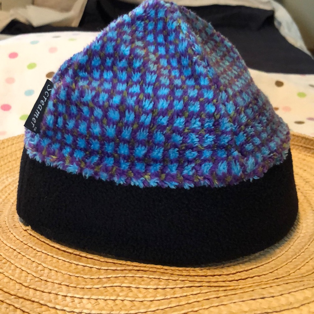 Screamer Brand Beanie Hat Super Soft EUC